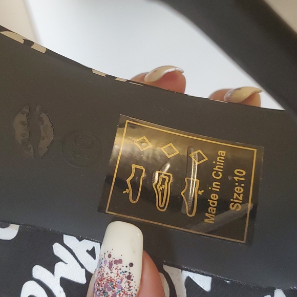 Amore Stilletto Graffiti Shoe Republic Black and White Size 10 - Picture 8 of 8